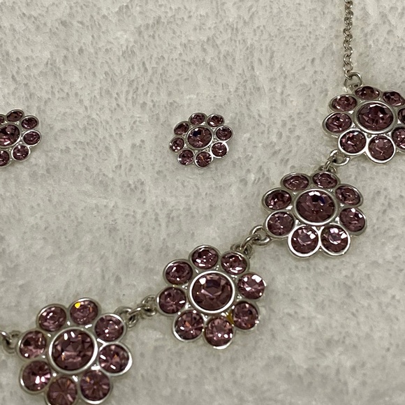 Avon Sparkling Flowers Statement Set - Picture 2 of 12